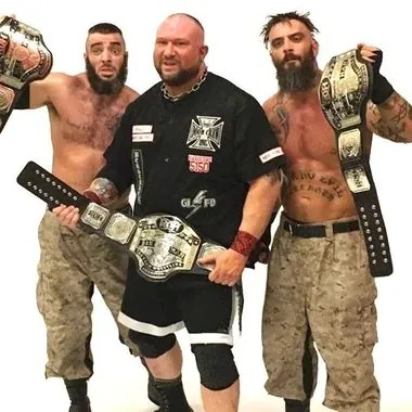 Bully Ray & The Briscoe Brothers (Jay Briscoe, Mark Briscoe)杰·布里斯科 & 马克·布里斯科