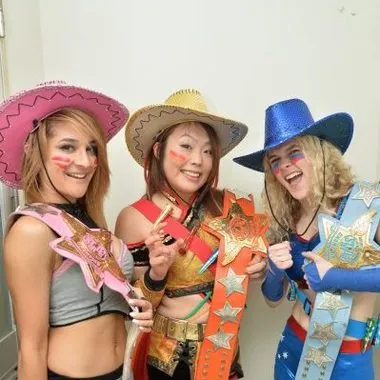 Hiroyo Matsumoto & Kelly Skater & Evie