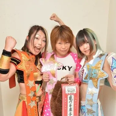 Hiroyo Matsumoto & Miho Wakizawa & Mayu Iwatani