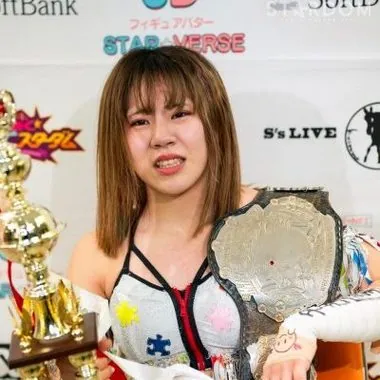 Mei Hoshirai星来芽依